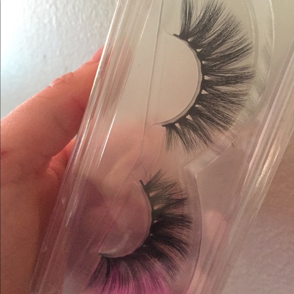 Faux mink eyelashes - Picture 3 of 4